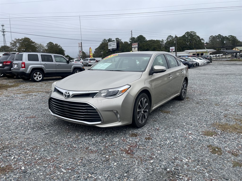 2016 Toyota Avalon XLE's photo