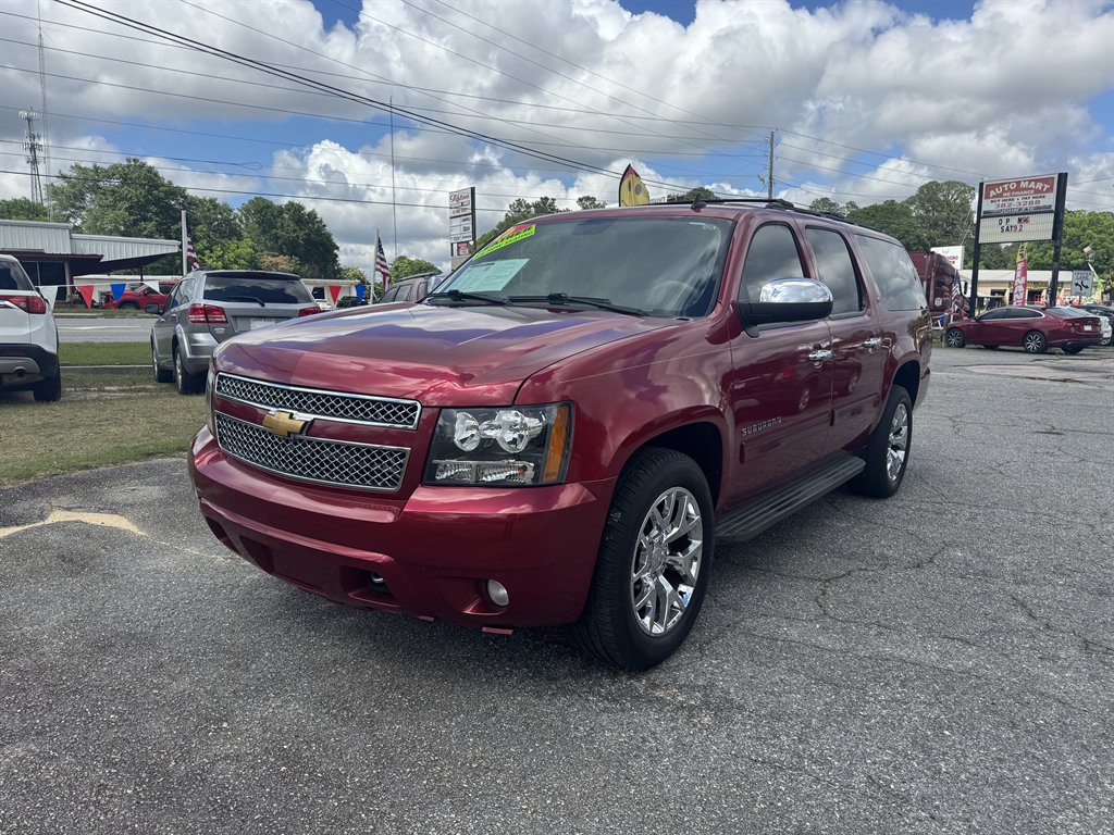 2013 Chevrolet Suburban 2WD 1500 LT's photo