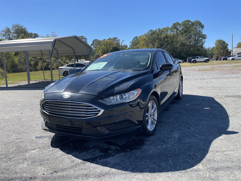 2018 Ford Fusion SE's photo